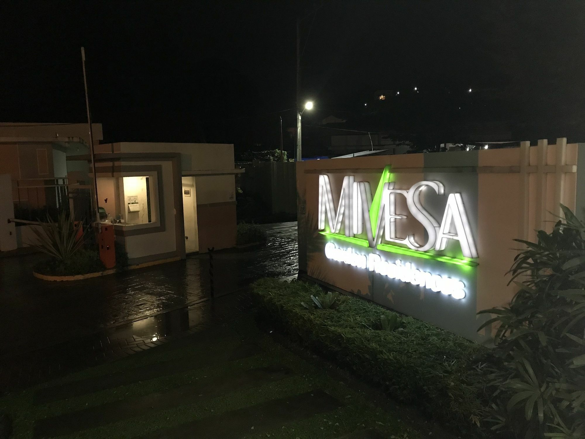 Mivesa Garden Residences By Cec Cebu Eksteriør billede